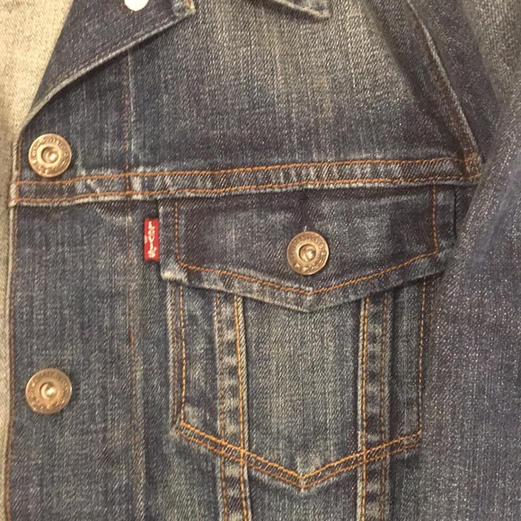 Levi’s jean/ denim jacket - Picture 2 of 5